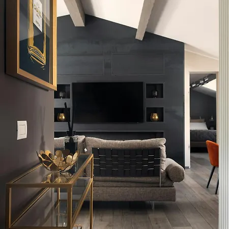 Readhostprofile! Luxury Penthouse Near Duomo Appartement